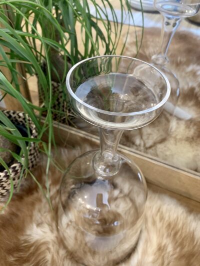 Bol chantant en cristal transparent de forme calice sur pied ouvert