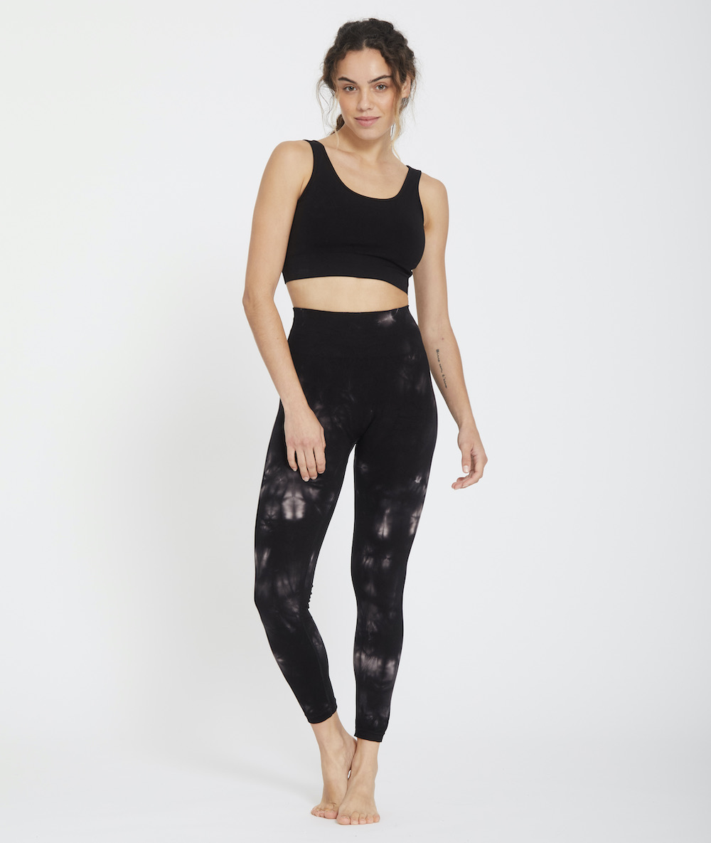 Woman wearing a black activewear set