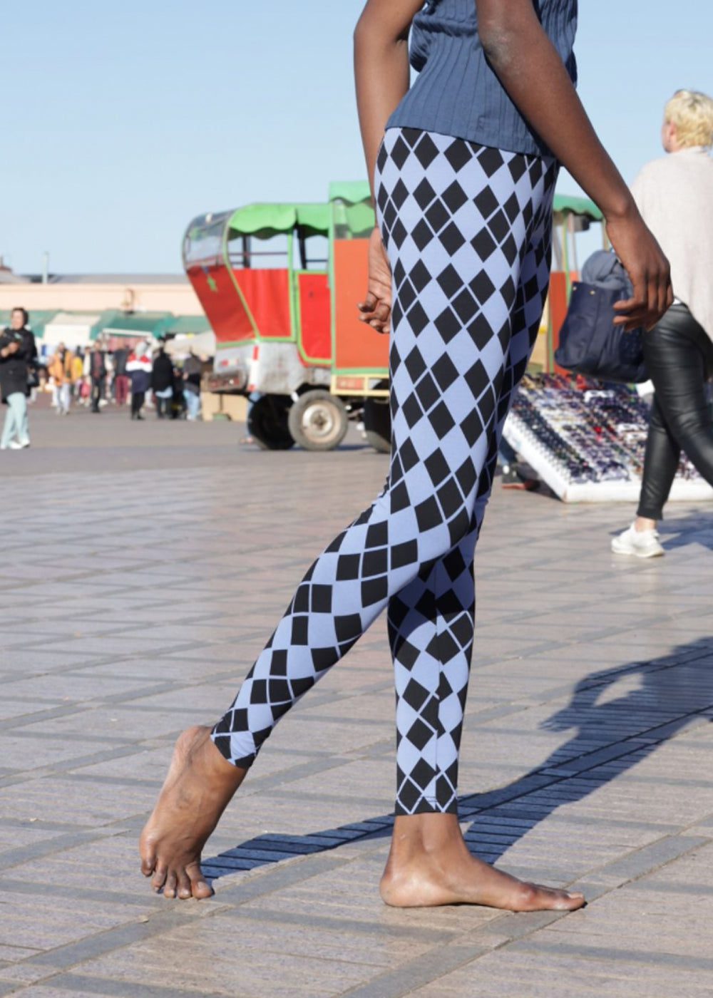 Cotton leggings in urban graphic style with blue and turquoise diamond patterns