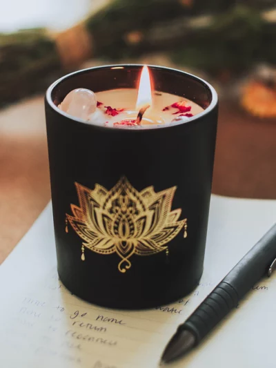 Scented Candle | Gemstones  Dried Flowers
